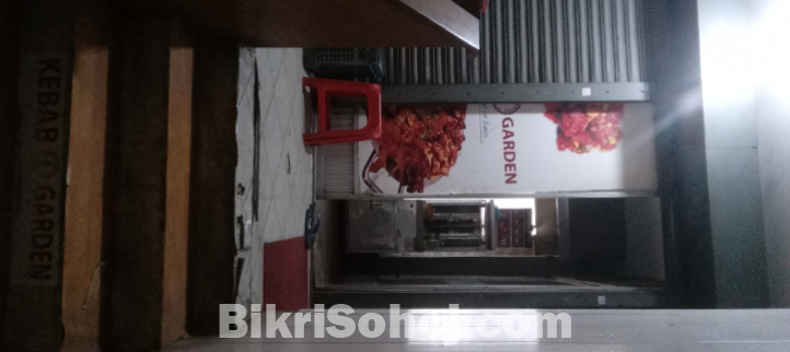 অফিস, দোকান,শোরুম বা রেস্টুরেন্টের জন্য ভাড়া দেওয়া হবে।